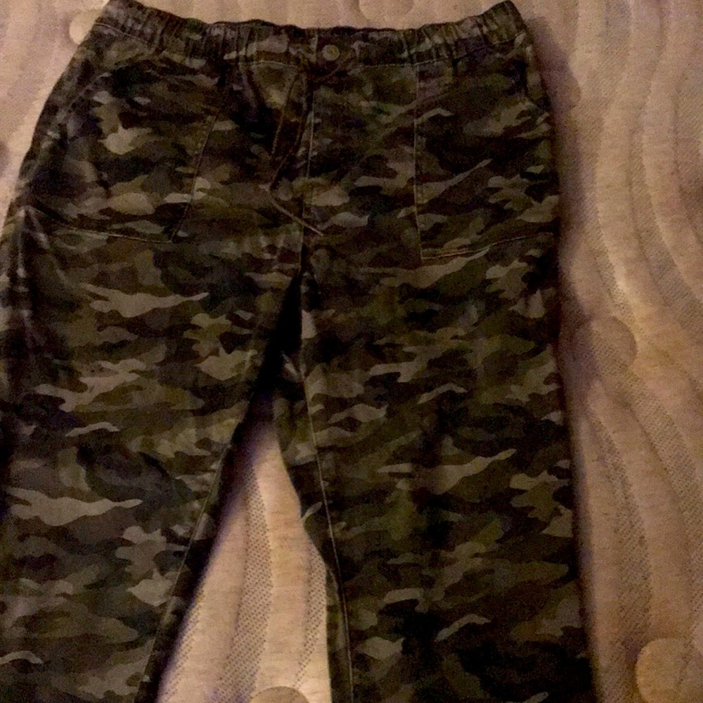 X2 size military color scrunch jeans